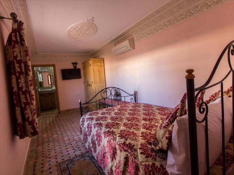 Riad Taryana Fes Luaran gambar