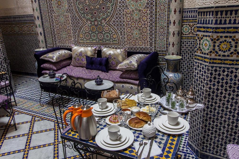 Riad Taryana Fes Luaran gambar